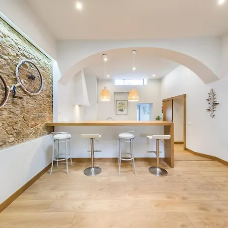 Sea-view In + Shared Pool *