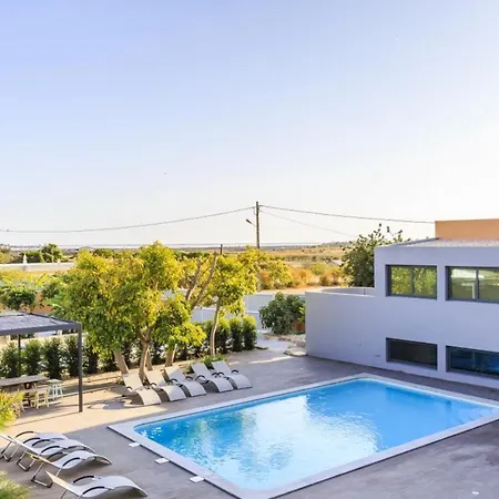 Sea-view In + Shared Pool * Quelfes
