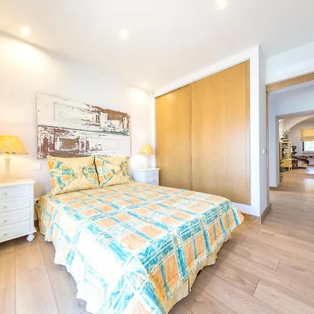 Sea-view In + Shared Pool Villa