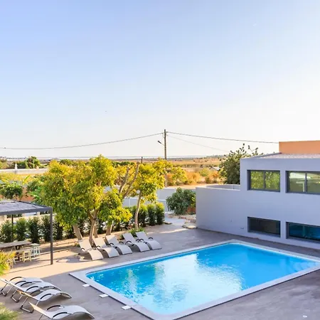 Villa Sea-view In + Shared Pool Quelfes