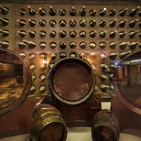 Sea-view In + Shared Pool Villa Quelfes