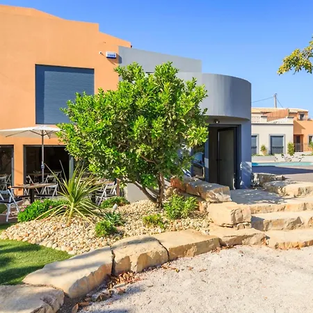 Sea-view In + Shared Pool * Quelfes