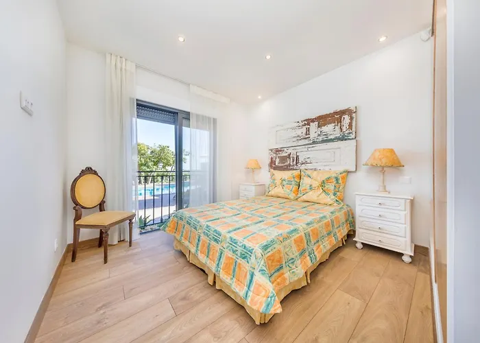 Sea-view In + Shared Pool ヴィラ Quelfes